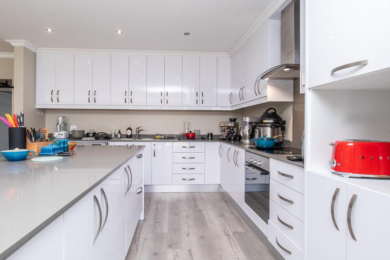 To Let 3 Bedroom Property for Rent in Constantia Western Cape